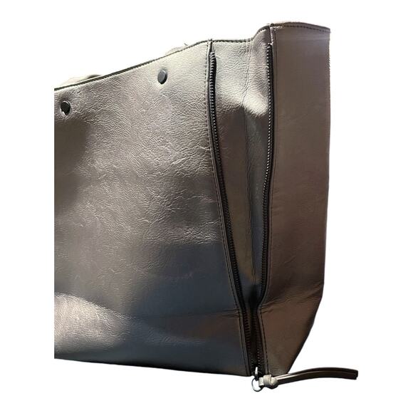 NEIMAN MARCUS Large Silver Tote Dual Handle Expandable Zippers Bucket Lined - Picture 3 of 11